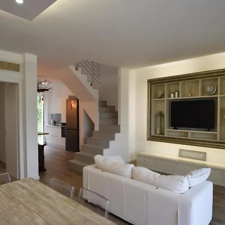 Near Maggiore Feriehus