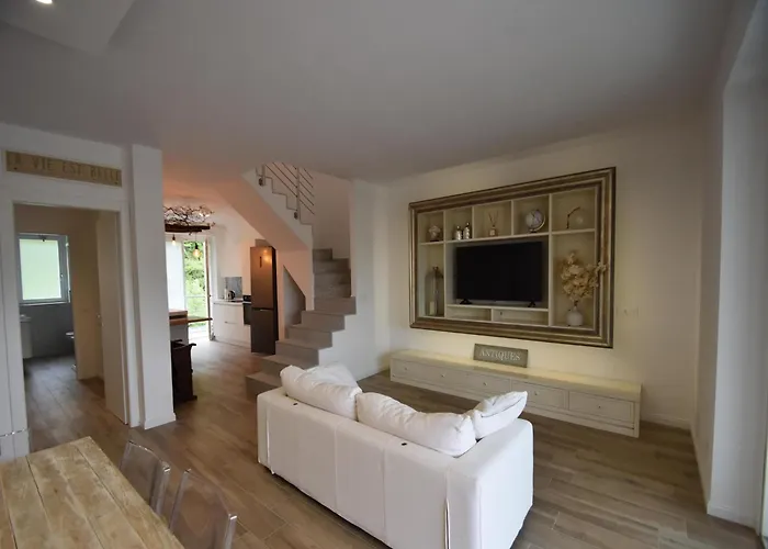 Feriehus Near Maggiore